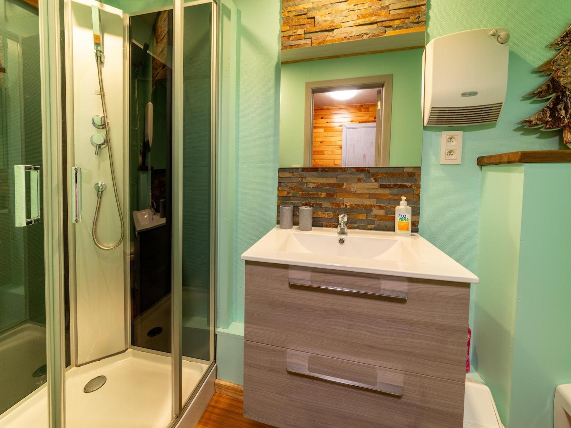 Holiday Home With Bubble Bath Florenville Ngoại thất bức ảnh