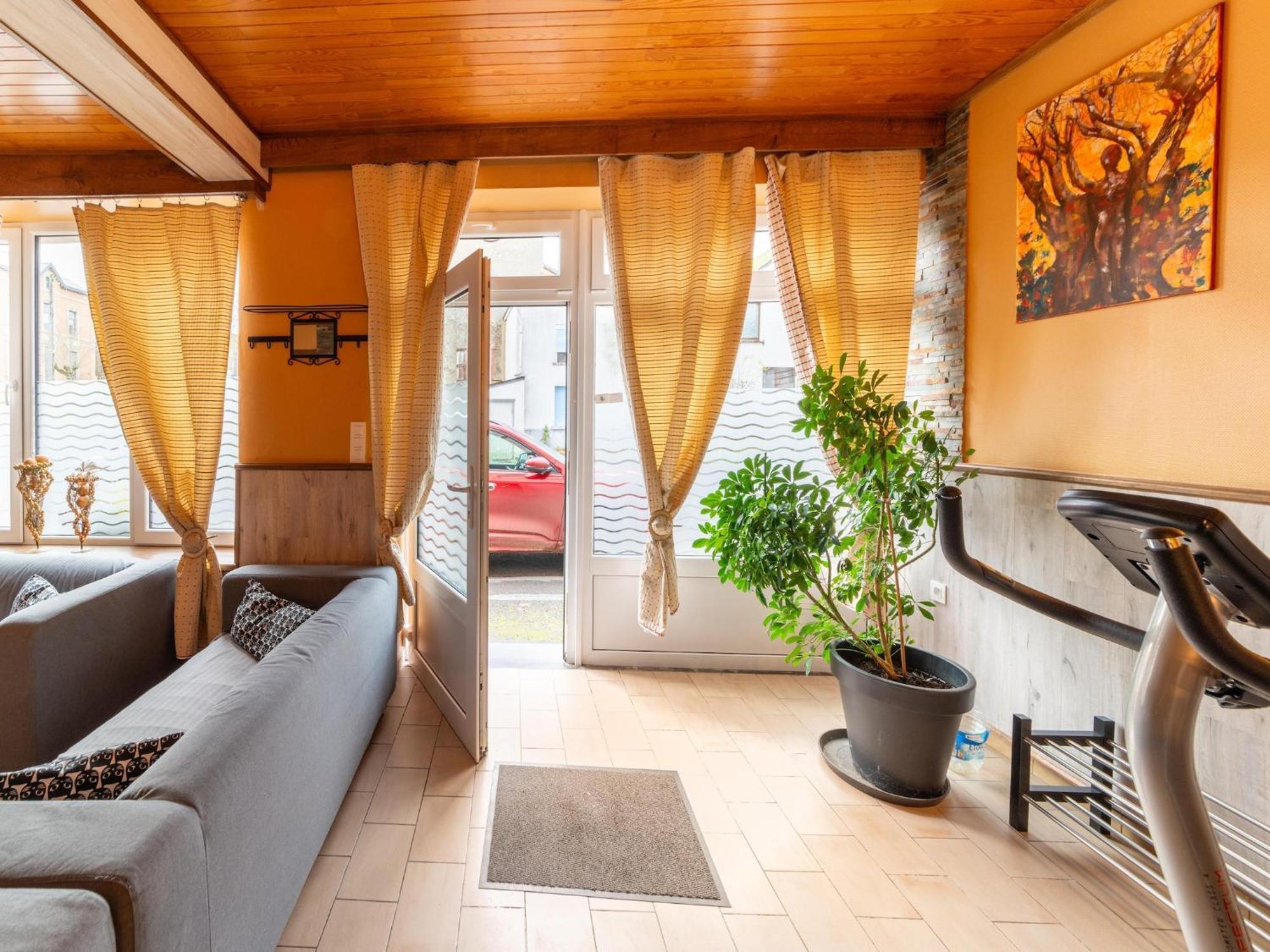 Holiday Home With Bubble Bath Florenville Ngoại thất bức ảnh
