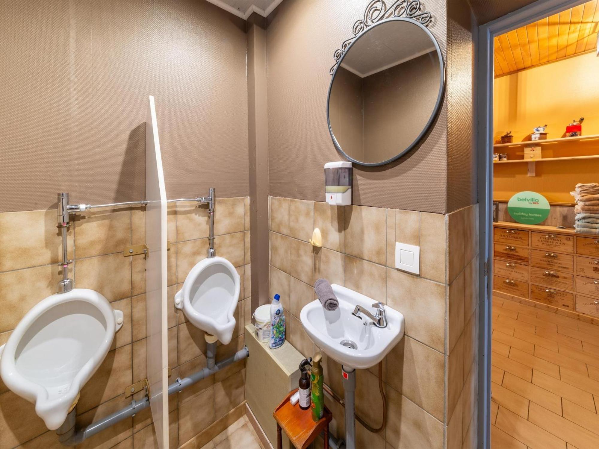 Holiday Home With Bubble Bath Florenville Ngoại thất bức ảnh